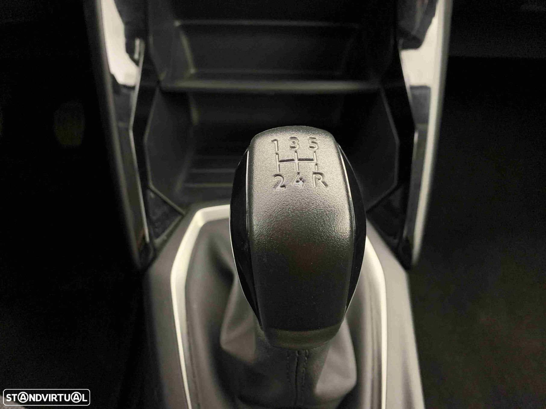Peugeot 208 1.2 PureTech Active - 19