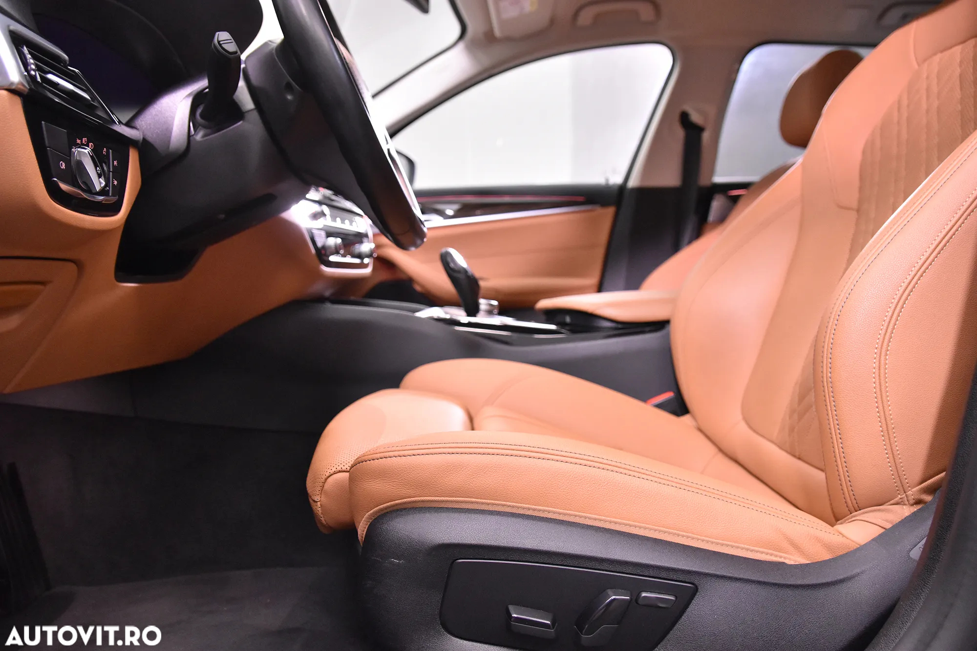 BMW Seria 5 520d AT - 25