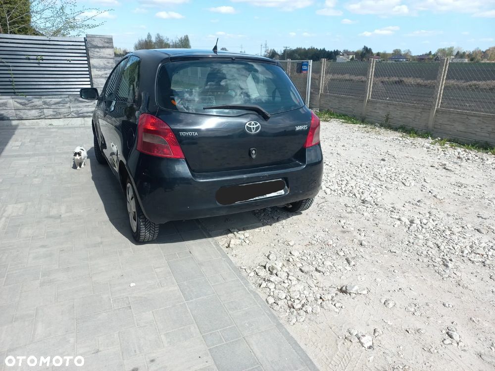 Toyota Yaris 1.0 Luna A/C - 10