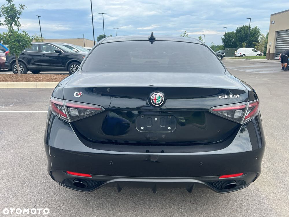 Alfa Romeo Giulia 2.0 Turbo 16V AT8-Q4 Veloce - 5
