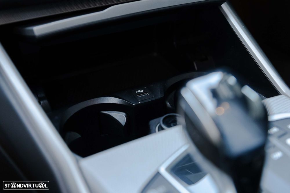 BMW 320 e Corporate Edition Auto - 26