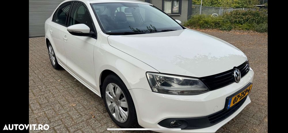 Volkswagen Jetta 1.2 TSI BlueMotion Technology Comfortline - 2