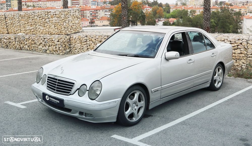 Mercedes-Benz E 220 - 1