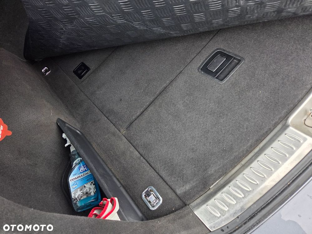 Hyundai i40 Kombi 1.7 CRDi DCT Premium - 27