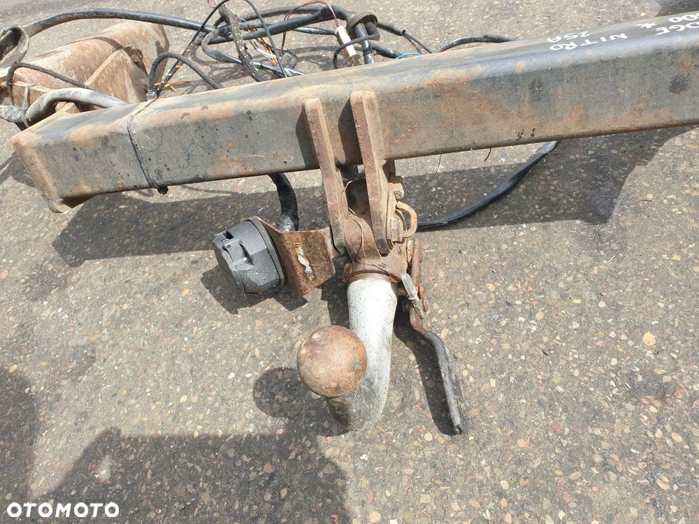 HAK HOLOWNICZY DODGE NITRO - 4