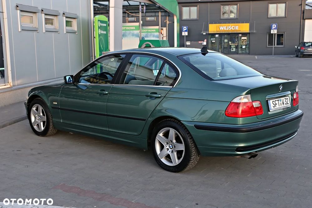 BMW Seria 3 320i - 24