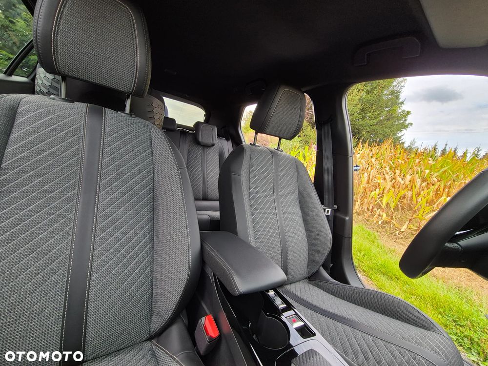 Peugeot 2008 Hybrid 136 e-DSC Allure - 24