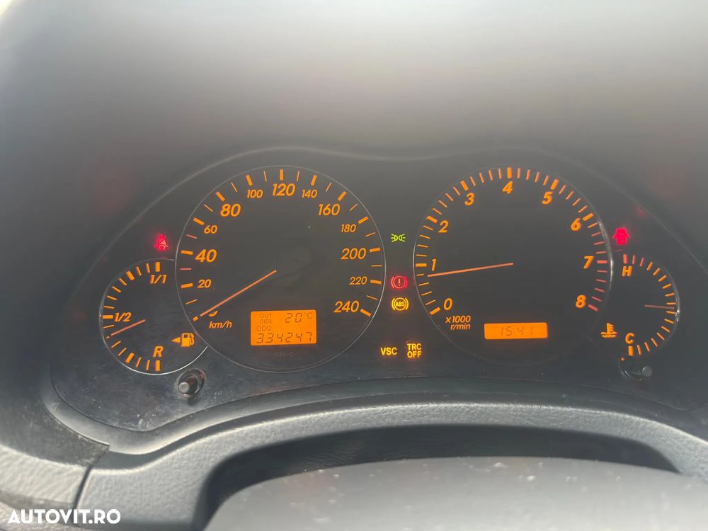 Toyota Avensis 1.8 Comfort - 1