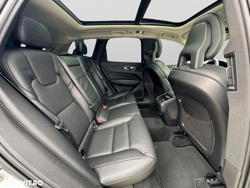 Volvo XC 60 D4 Momentum Pro - 17