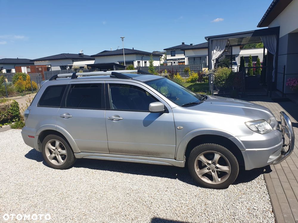 Mitsubishi Outlander - 14