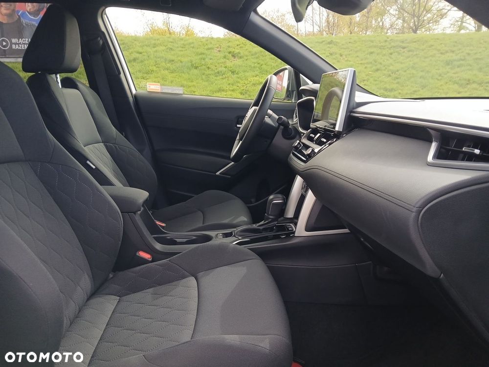 Toyota Corolla Cross - 13