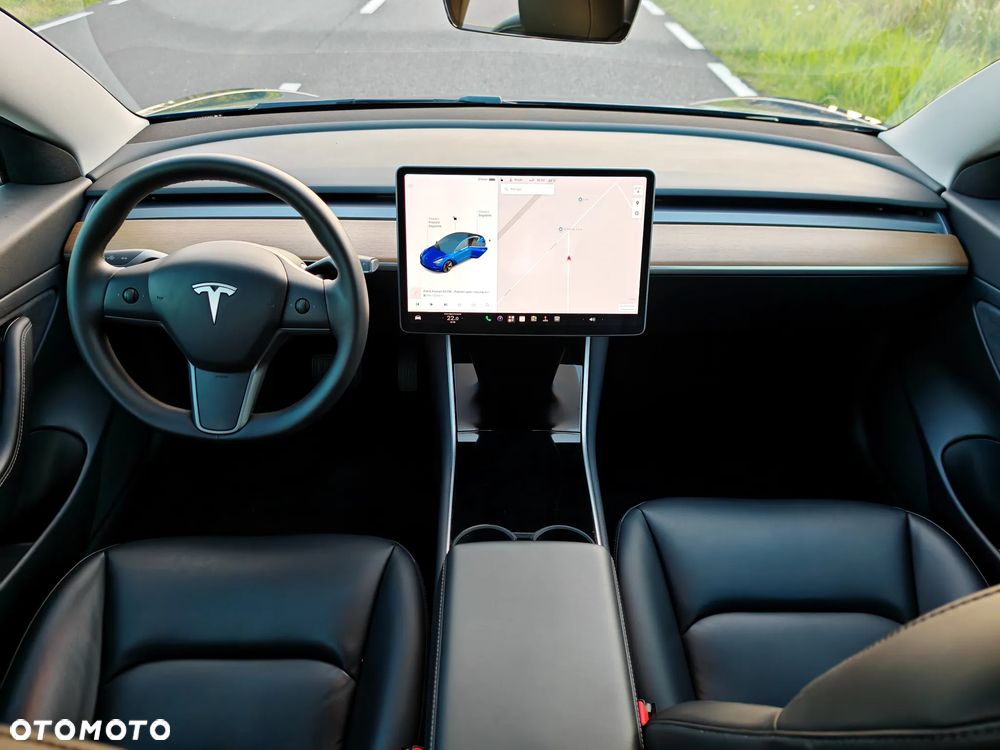 Tesla Model 3 Standard Range Plus - 32