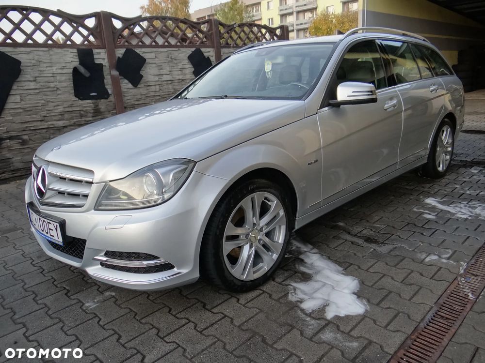 Mercedes-Benz Klasa C 180 CGI BlueEff Avantgarde