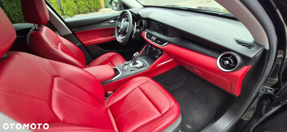 Alfa Romeo Stelvio - 13