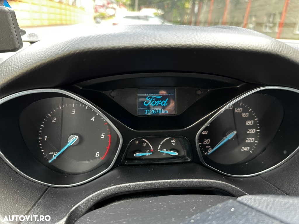 Ford Focus 1.6 TDCi DPF Start-Stopp-System SYNC Edition - 10