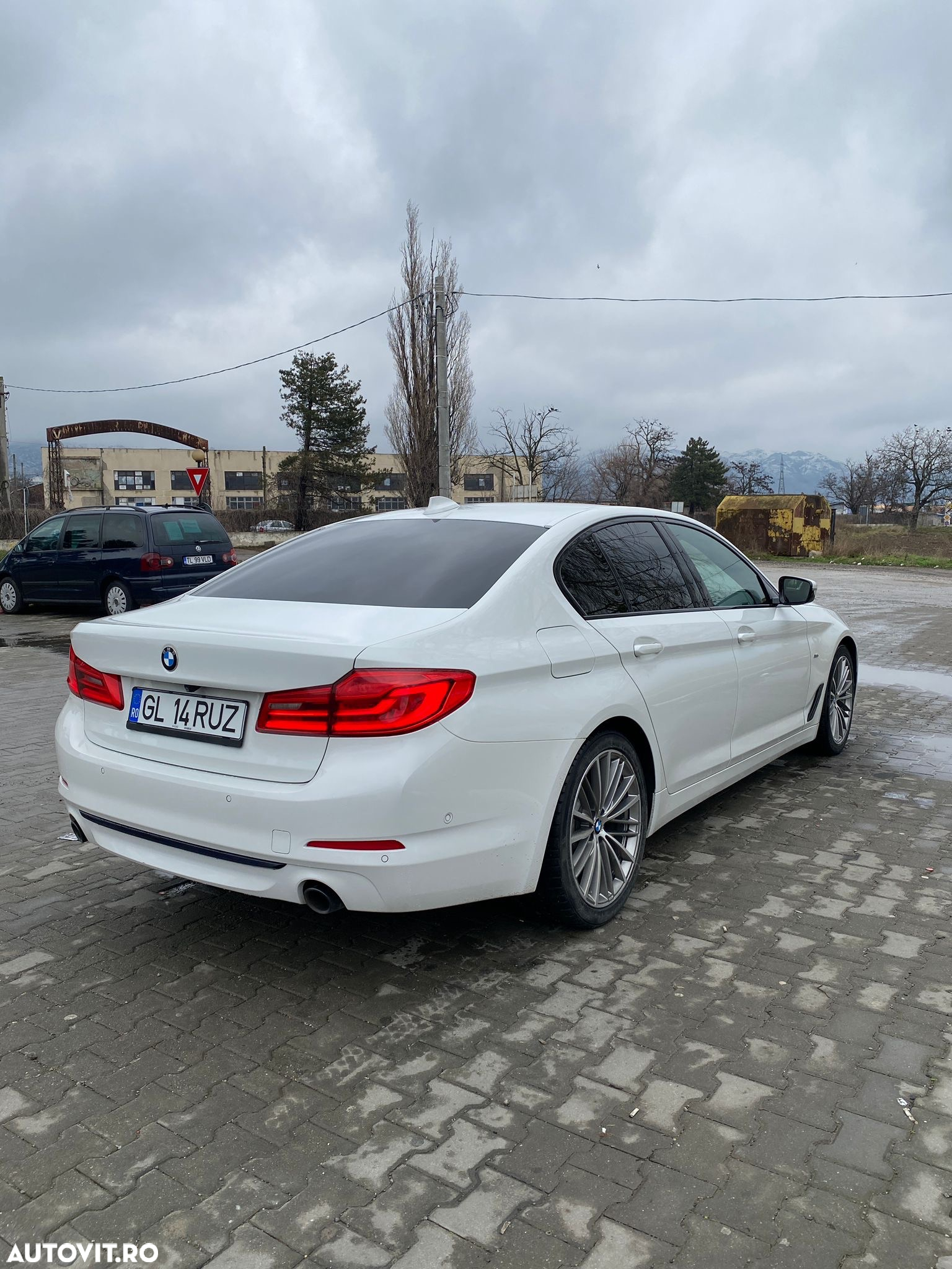 BMW Seria 5 530d Touring Aut. Sport Line - 4