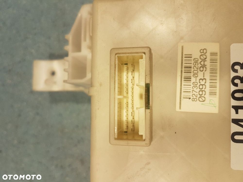 TOYOTA YARIS II 1.4D SKRZYNKA BEZPIECZNIKÓW 82730-0D290 - 2