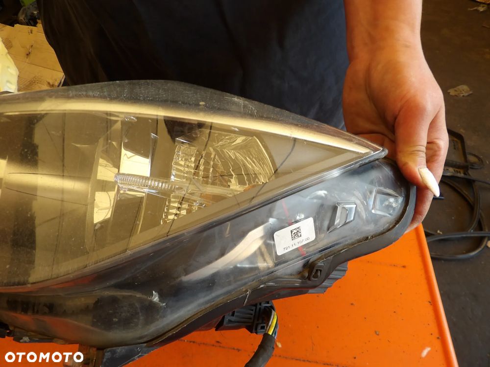 BMW - F30 - H7 - LEWA LAMPA PRZEDNIA - UK - 7259539 - 2