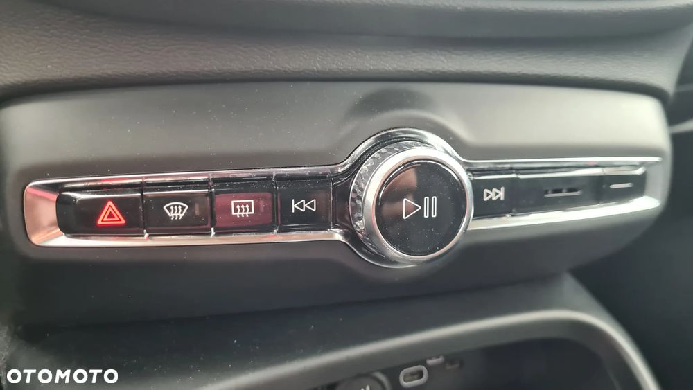 Volvo XC 40 B5 AWD Ultimate Dark - 25