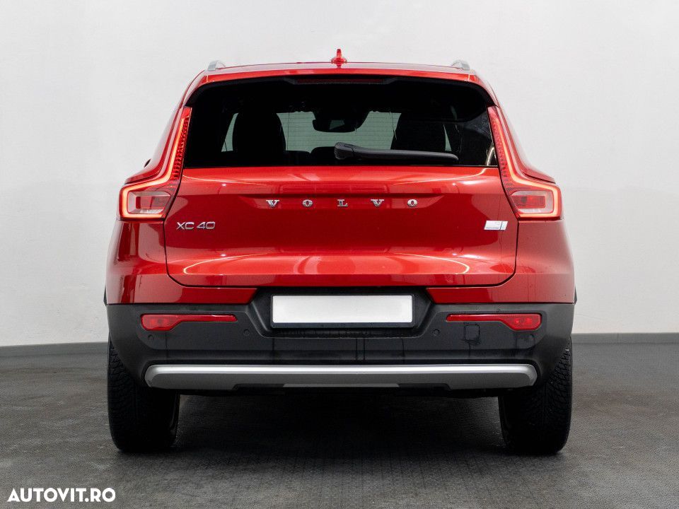 VOLVO XC40 2023 — imagine 5