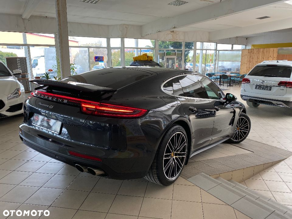 Porsche Panamera 4S - 5