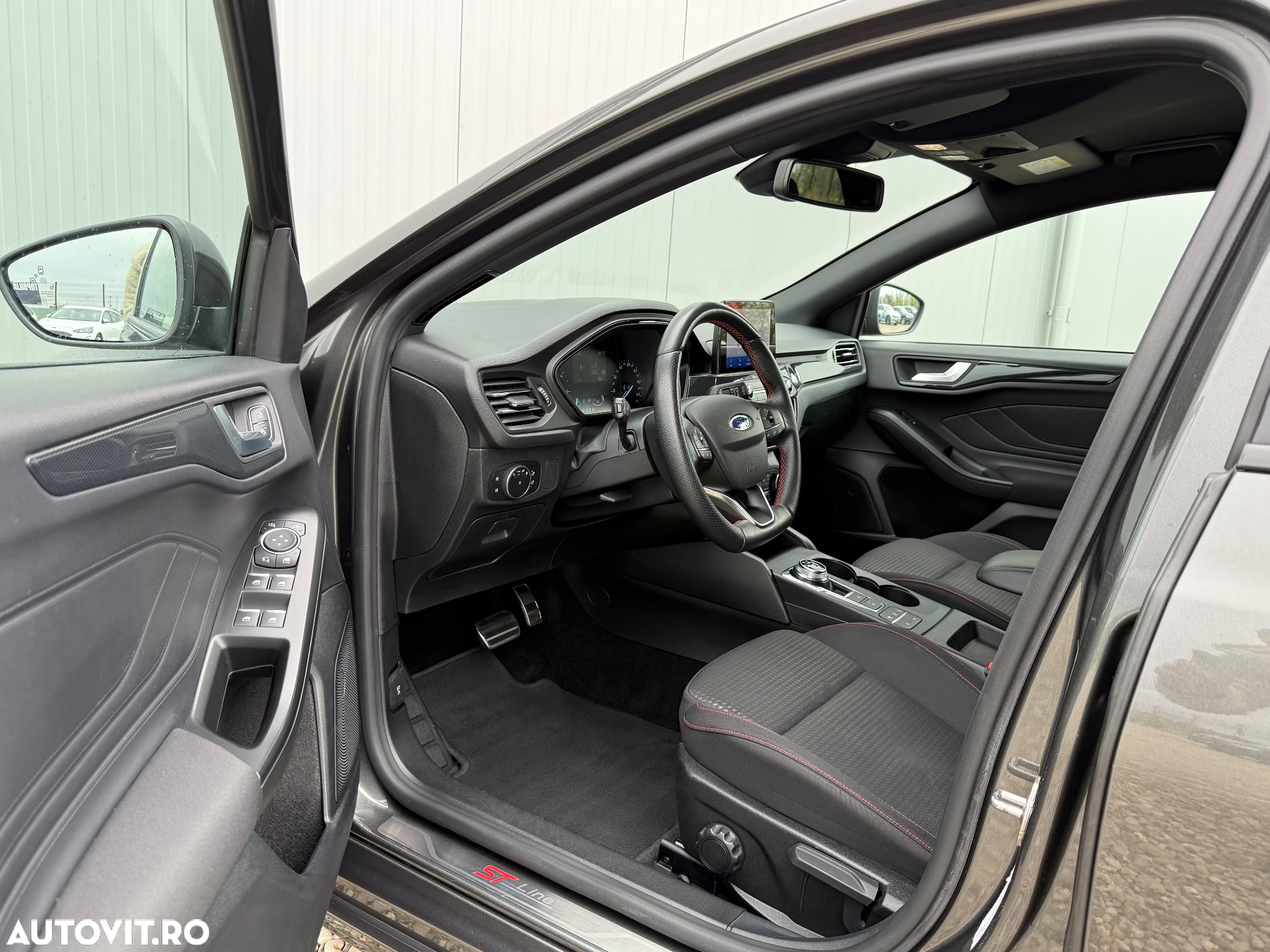 Ford Focus Turnier 1.5 EcoBlue Start-Stopp-System Aut. ST-LINE - 11