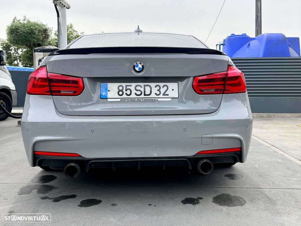 BMW 330 e iPerformance Pack M - 8