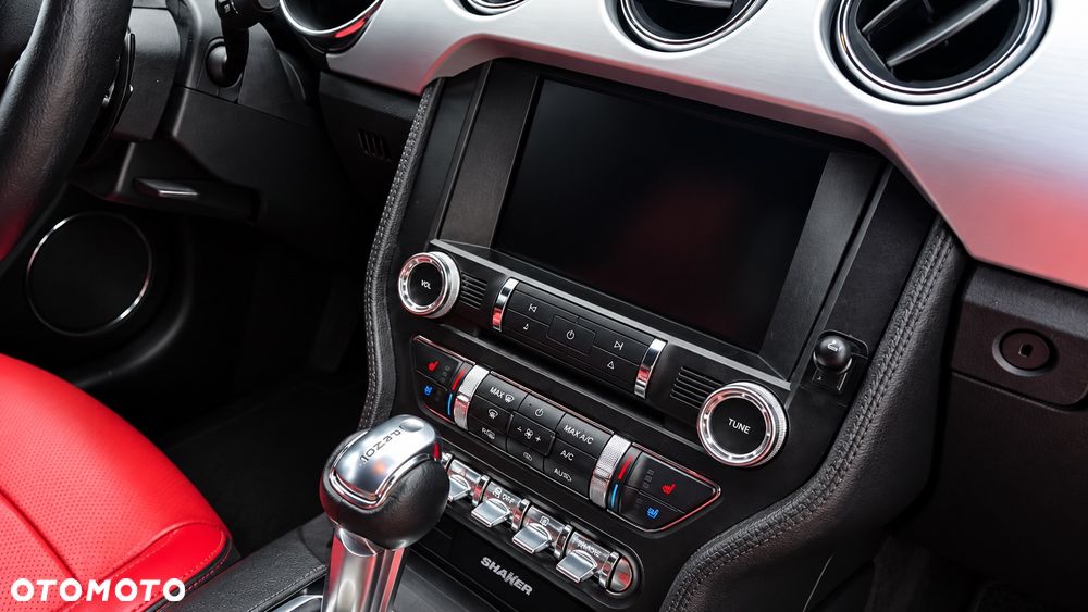 Ford Mustang - 34