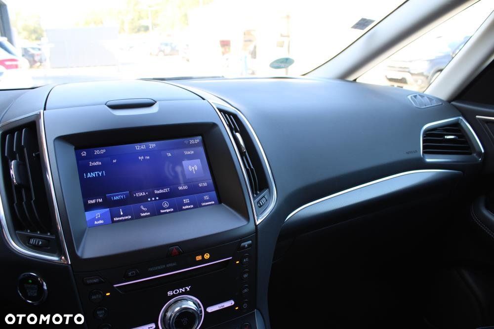 Ford S-Max - 32