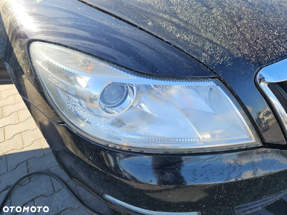 Lampa prawa przednia Skoda Octavia II Lift 2011r Europa - 1