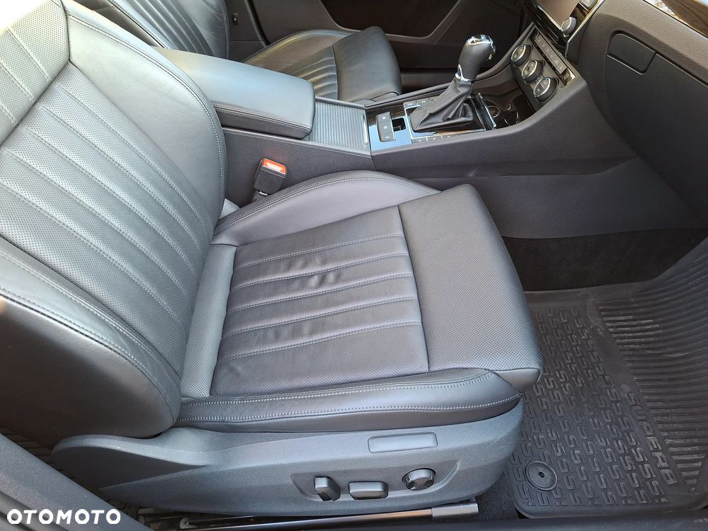 Skoda Superb 2.0 TDI L&K DSG - 2