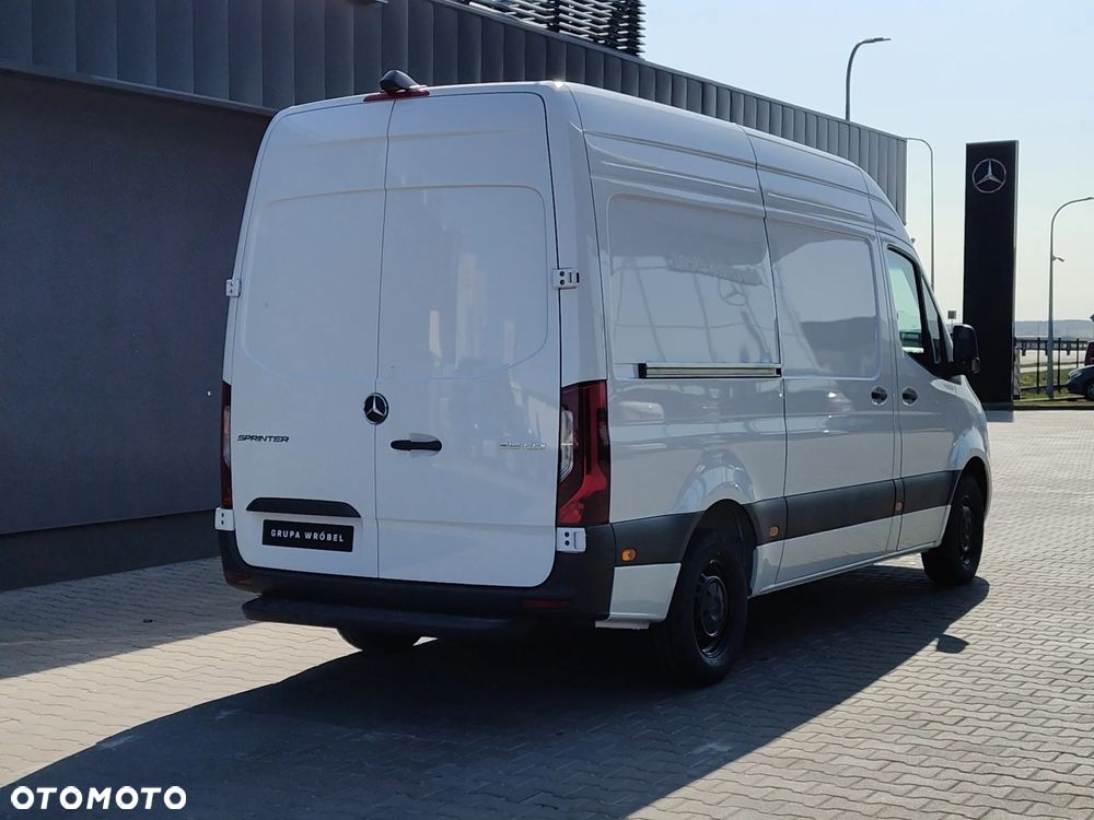Mercedes-Benz Sprinter - 7