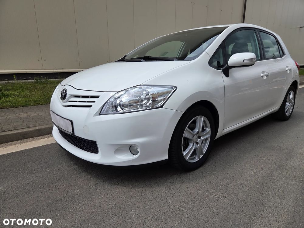 Toyota Auris 1.6 Dynamic - 1