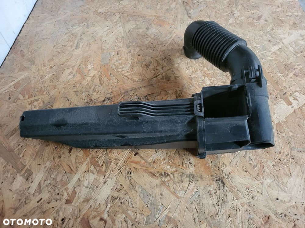 Rezonator dolot powietrza Peugeot 2008 208 Citroen C3 III - 1