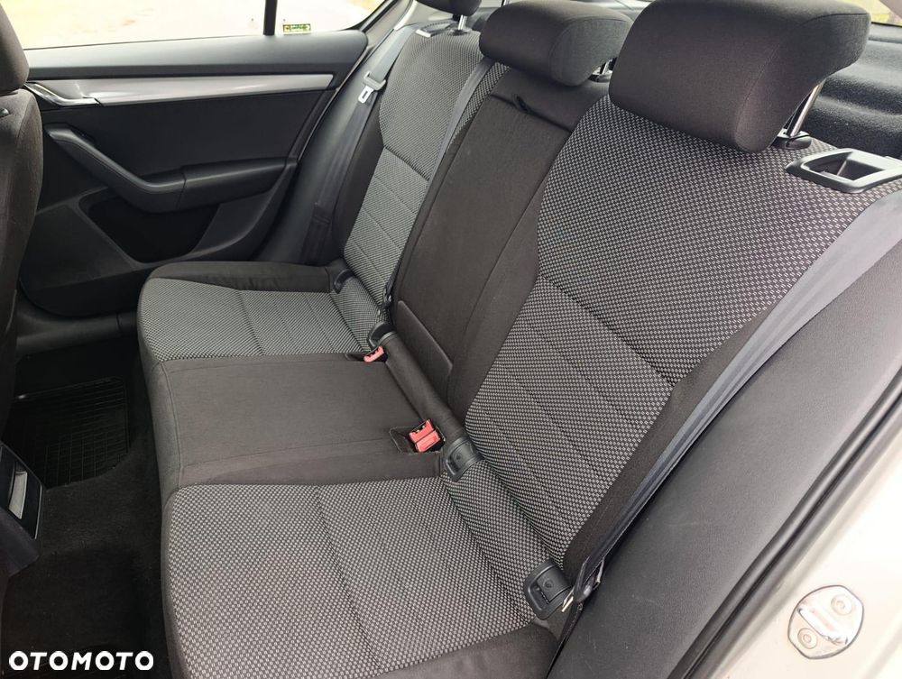 Skoda Octavia 1.4 TSI Ambition - 25