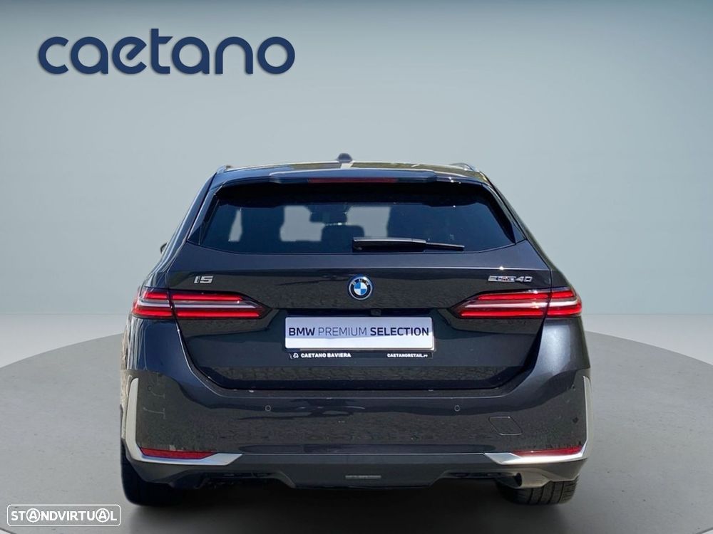 BMW i5 Touring eDrive40 - 23