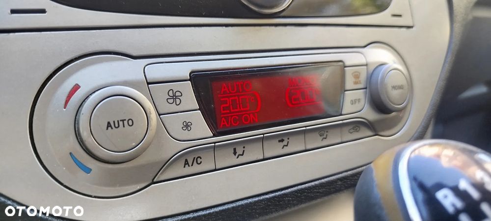 Ford Kuga - 20