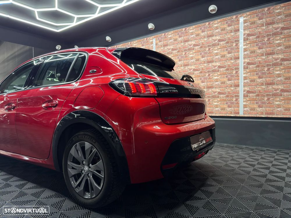 Peugeot e-208 Allure+ - 6