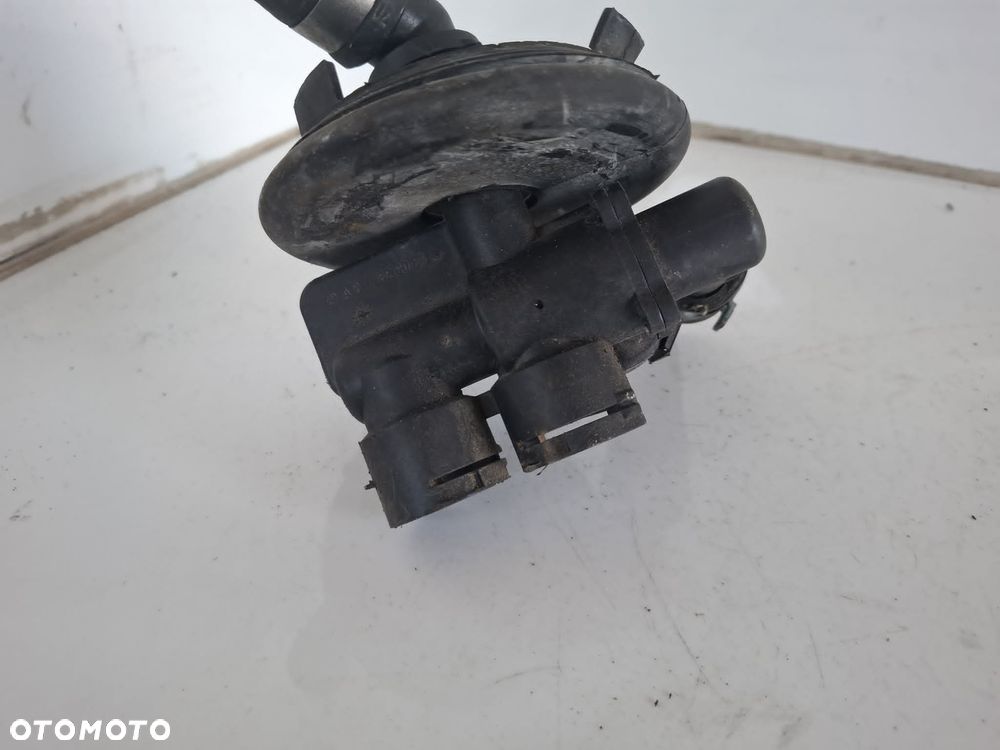 ZAWÓR NAGRZEWNICY WODY OGRZEWANIA MERCEDES W211 a2118320084 - 2