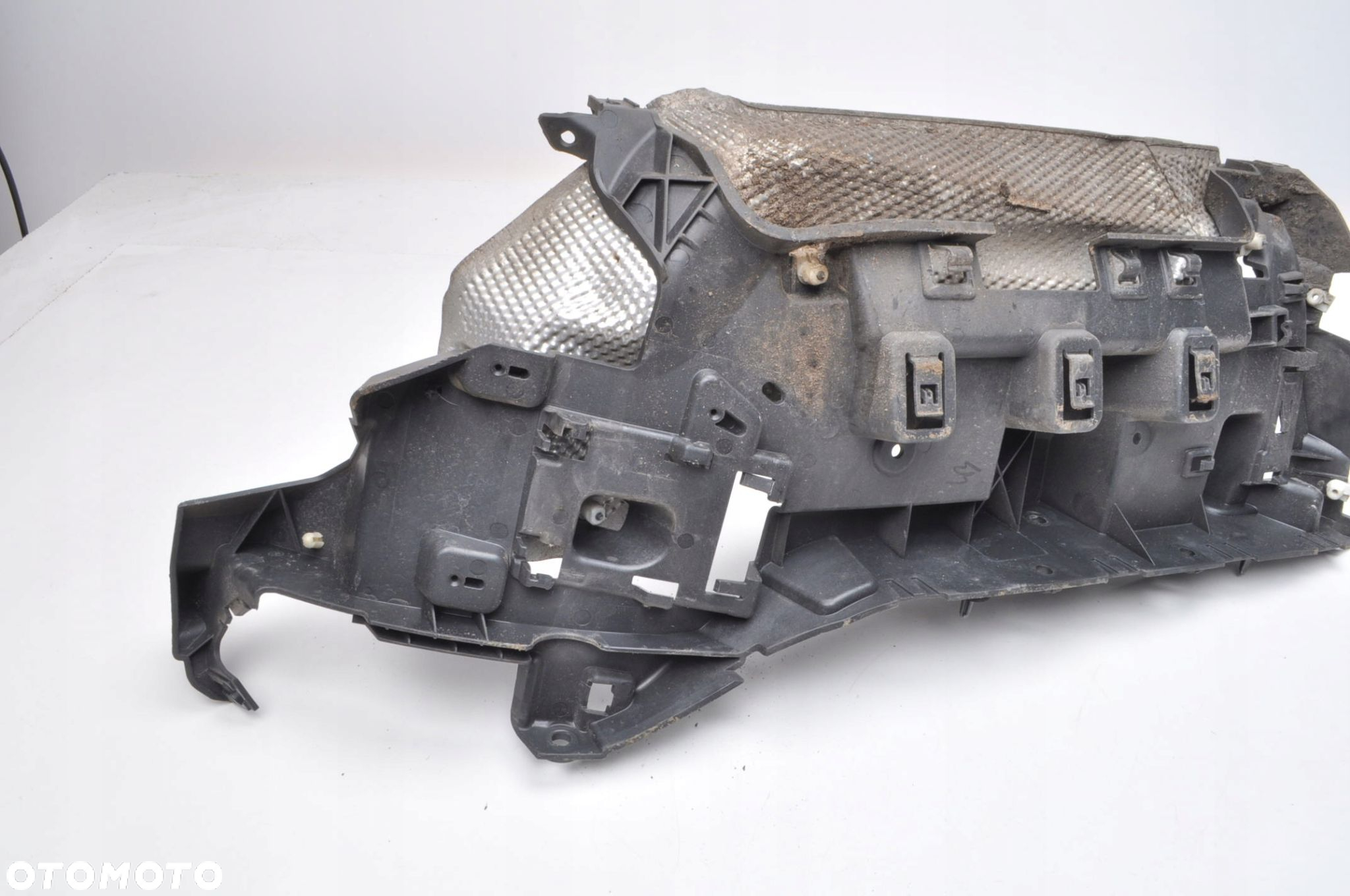 LAND ROVER DISCOVERY L462 ŚLIZG ZDERZAKA LEWY TYŁ KY32-17A882-AA - 2