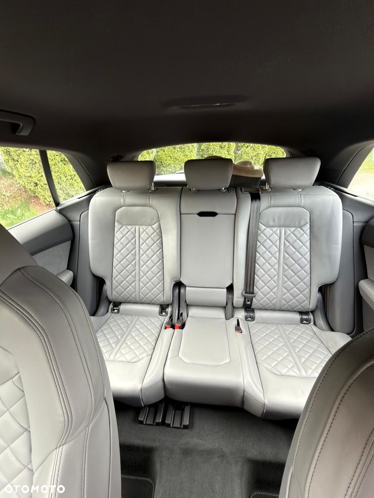 Audi SQ8 - 11