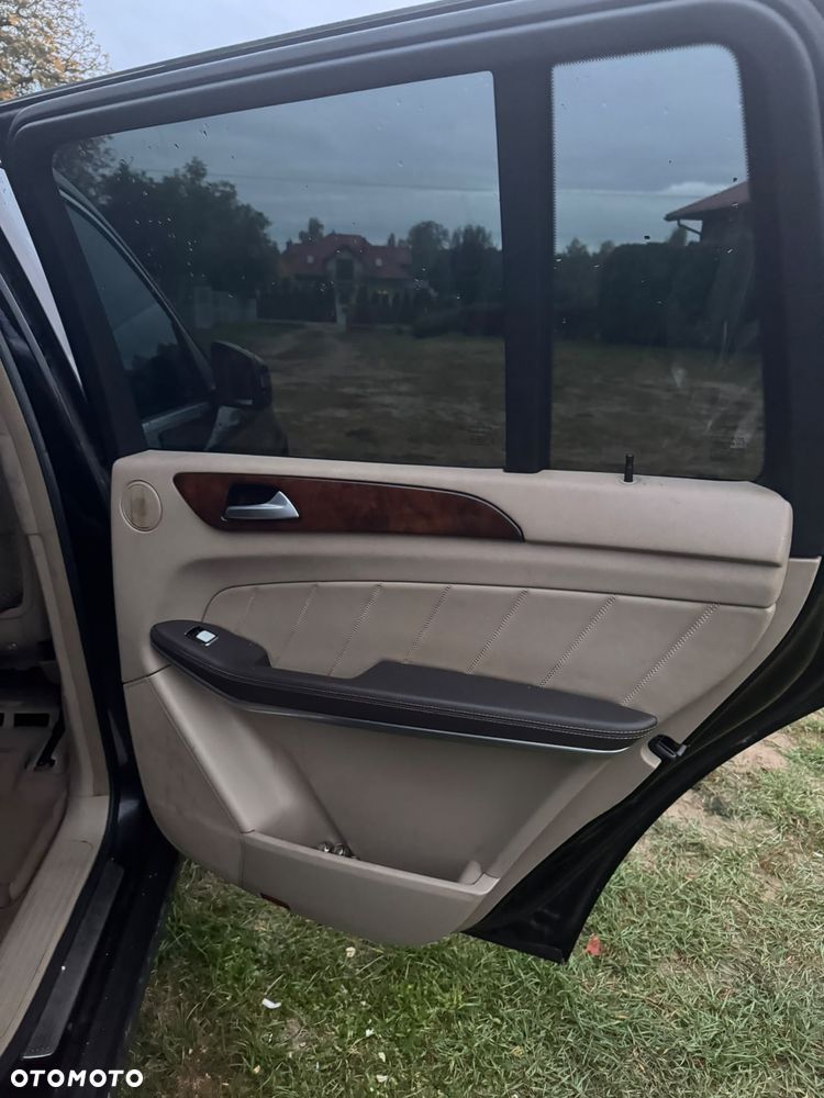 Mercedes-Benz GL 350 BlueTec 4-Matic - 16