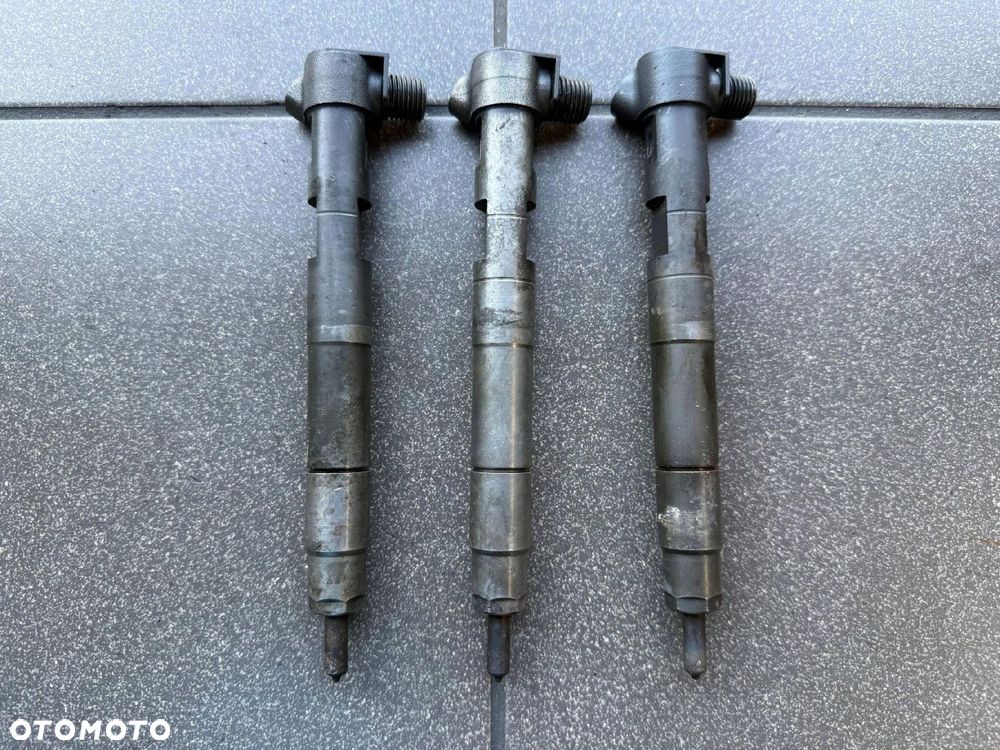 WTRYSKIWACZ 2.2 CDI MERCEDES A6510704987