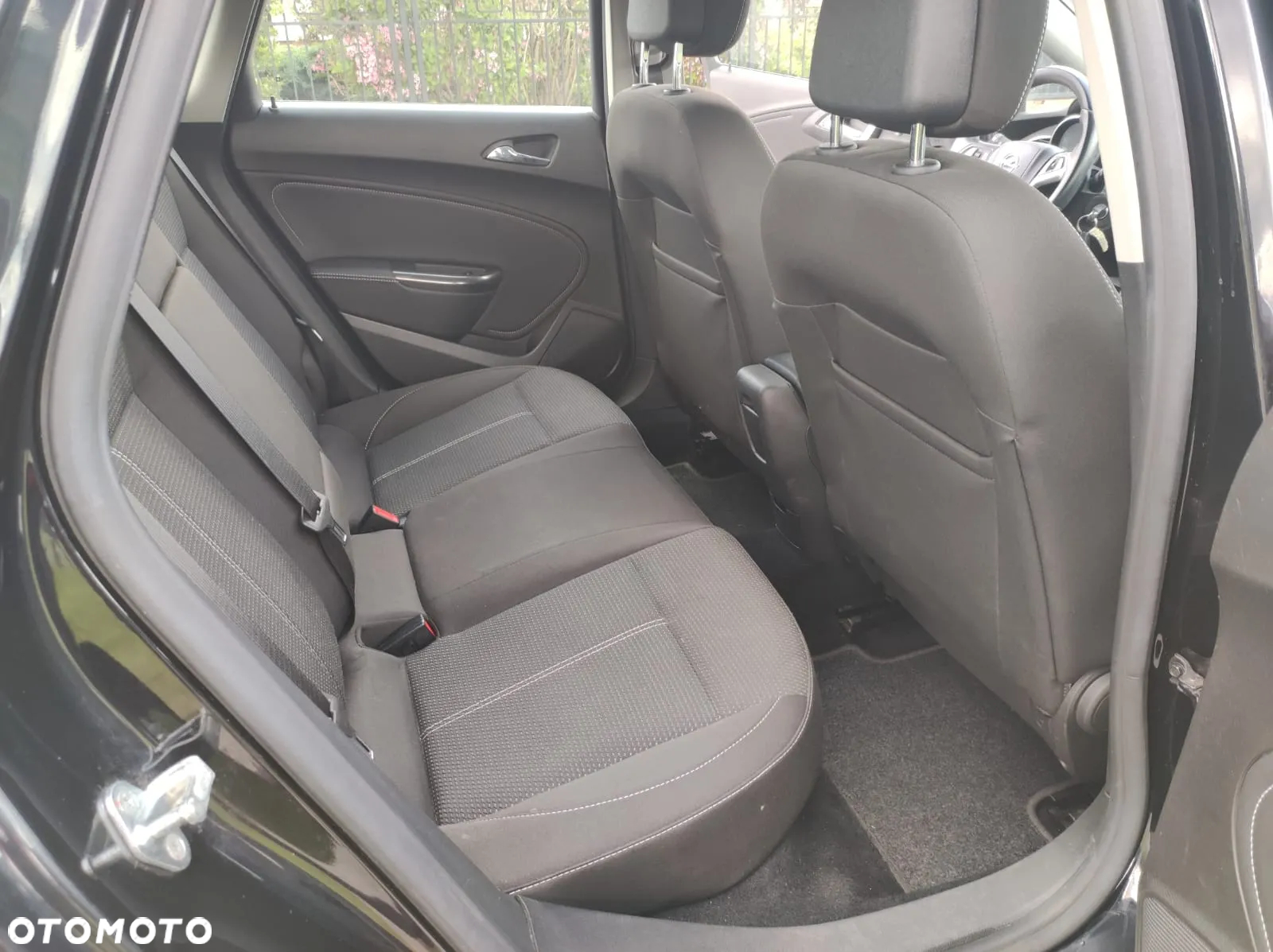Opel Astra 1.6 Automatik Design Edition - 19
