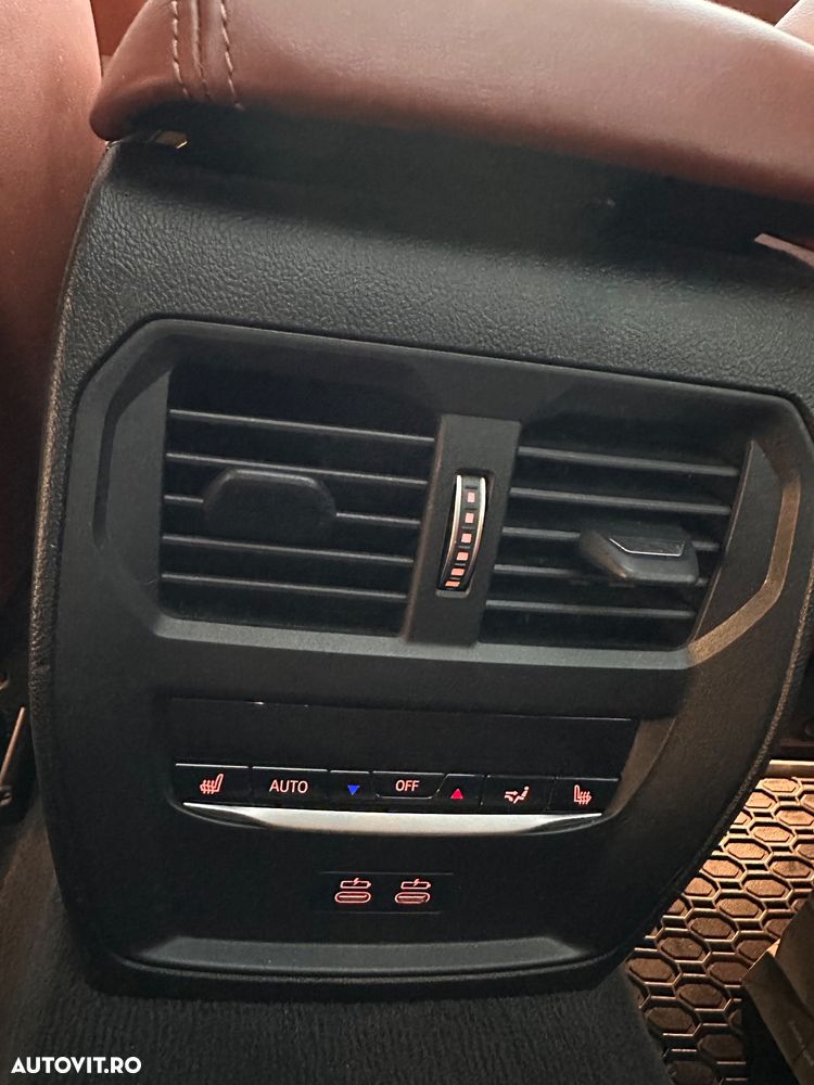 BMW Seria 3 330e Aut. Luxury Line - 14