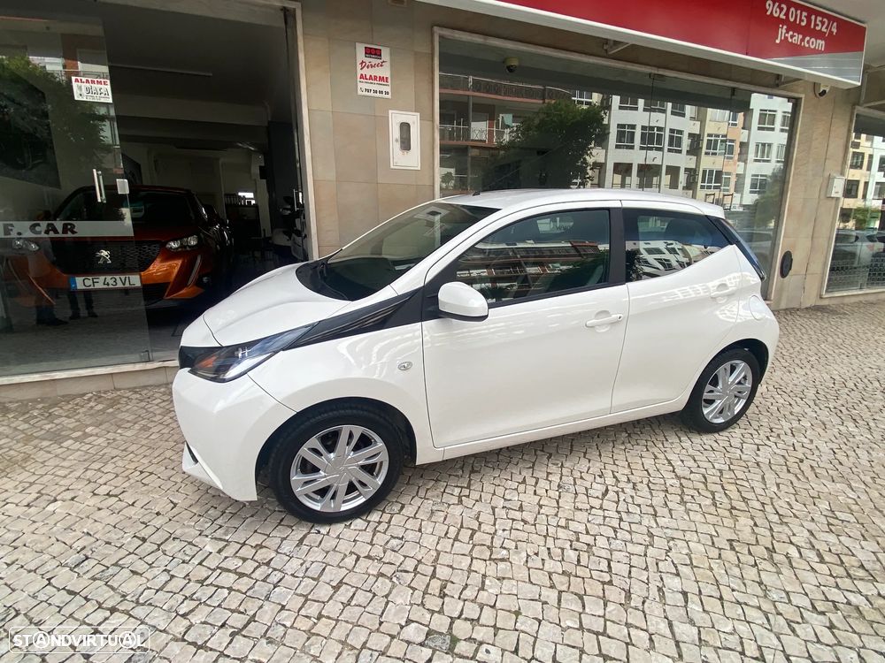 Toyota Aygo x-play touch - 12