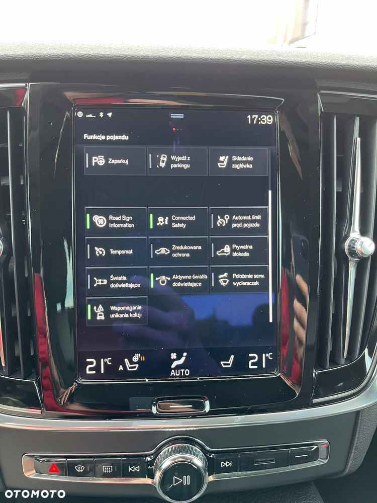 Volvo S90 D4 AWD Geartronic Momentum - 35