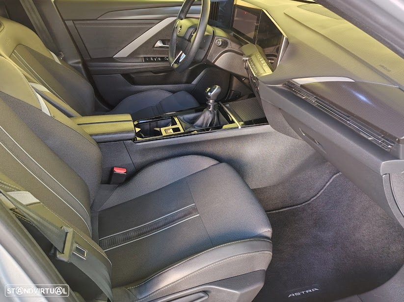 Opel Astra Sports Tourer 1.2 T GS — fotografia 11