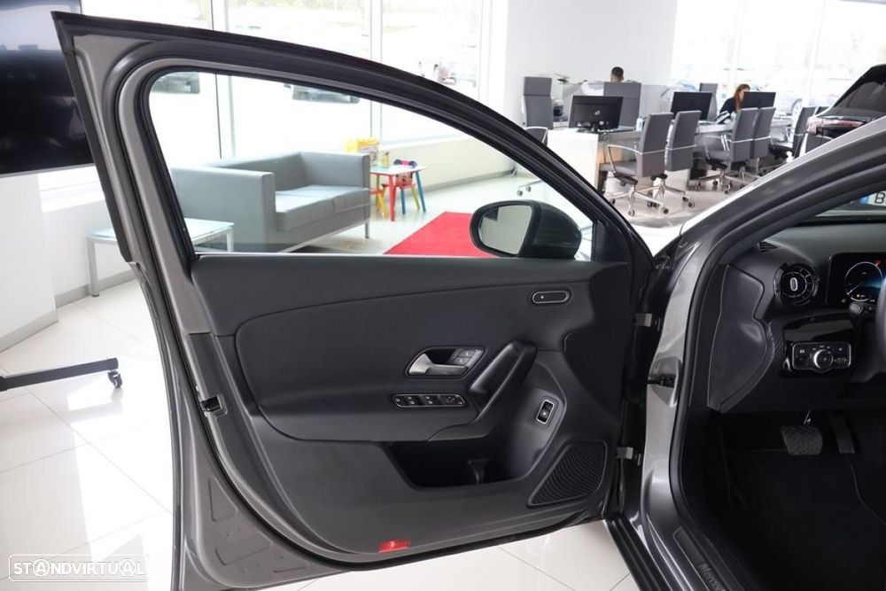 Mercedes-Benz A 250 e - 33