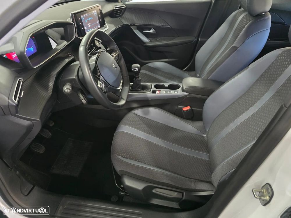 Peugeot 2008 1.2 PureTech Allure - 18